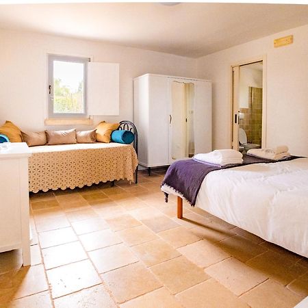 Terra Sessana Ville E Trullo Con Piscina Privata Остуни Екстериор снимка