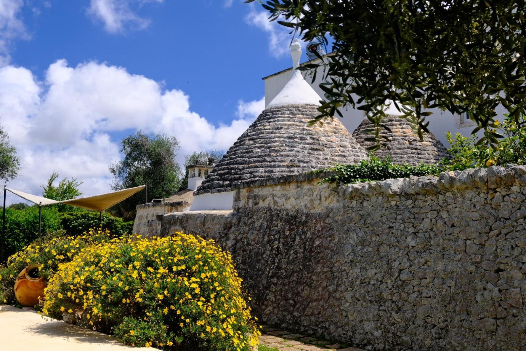 Terra Sessana Ville E Trullo Con Piscina Privata Остуни Екстериор снимка
