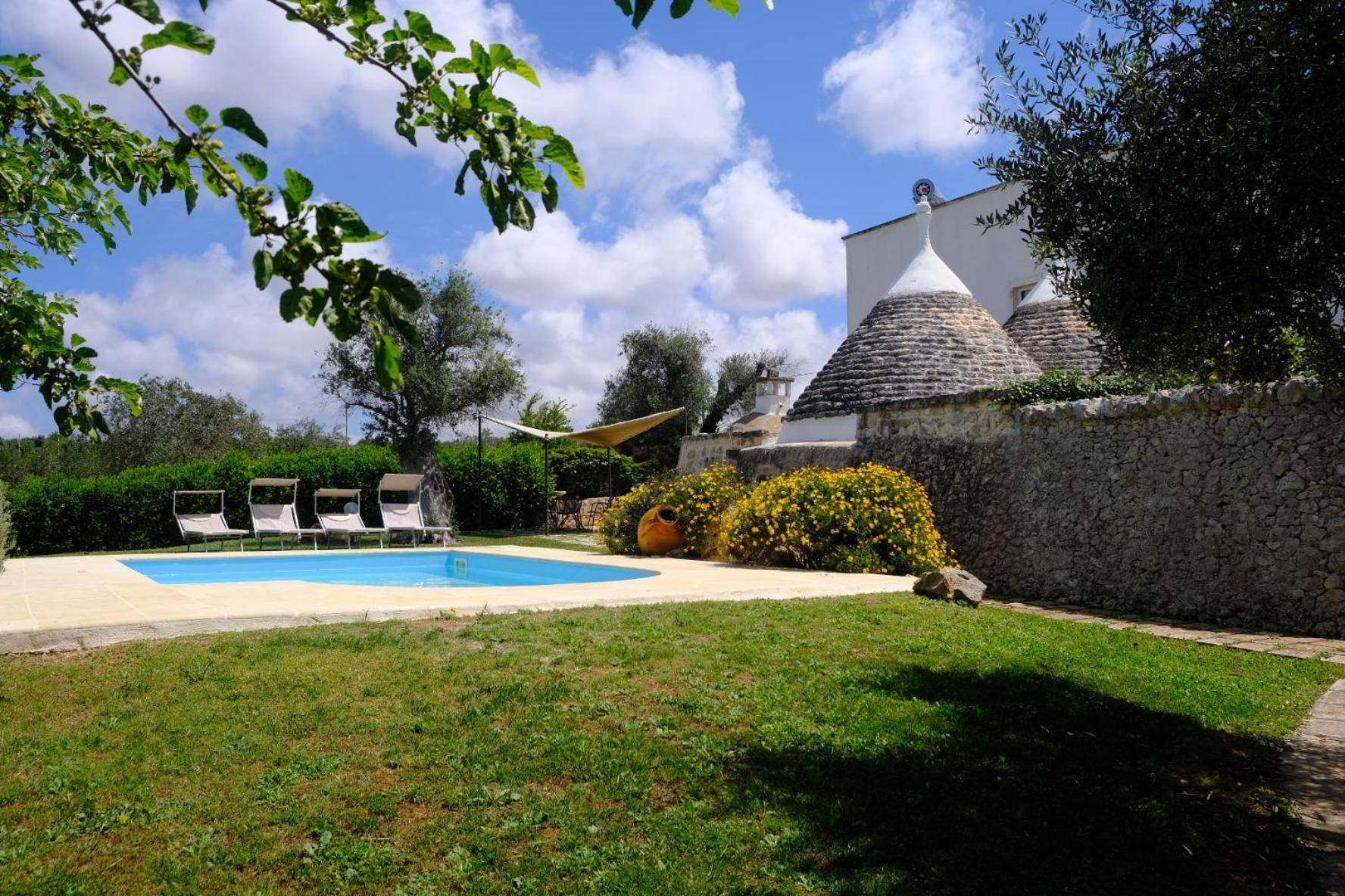 Terra Sessana Ville E Trullo Con Piscina Privata Остуни Екстериор снимка